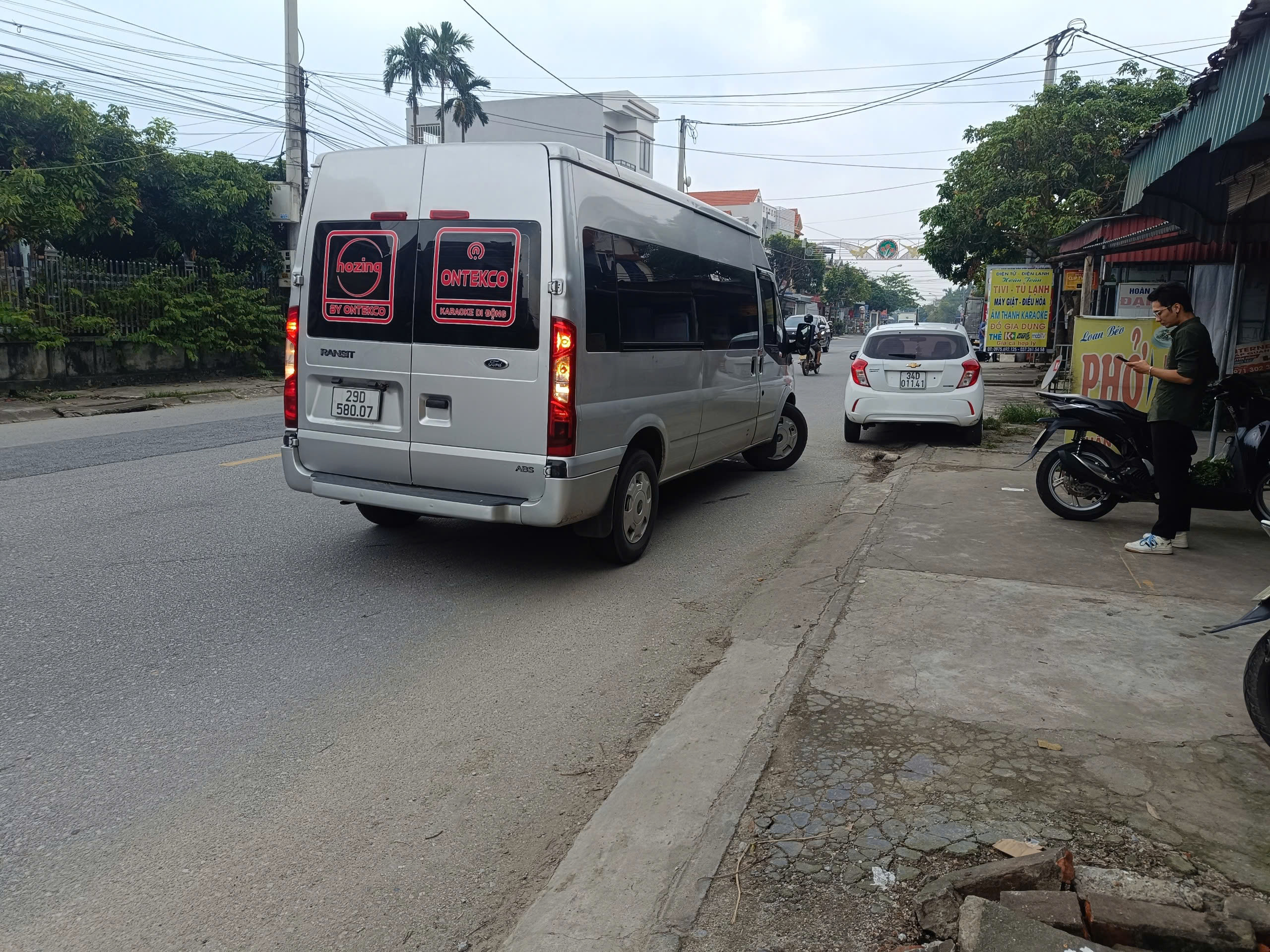 Nguyễn Văn Hùng – 1 Người tài xế giao hàng loa kéo tận tâm và sứ mệnh hậu mãi Ontekco 1 giao hàng loa kéo