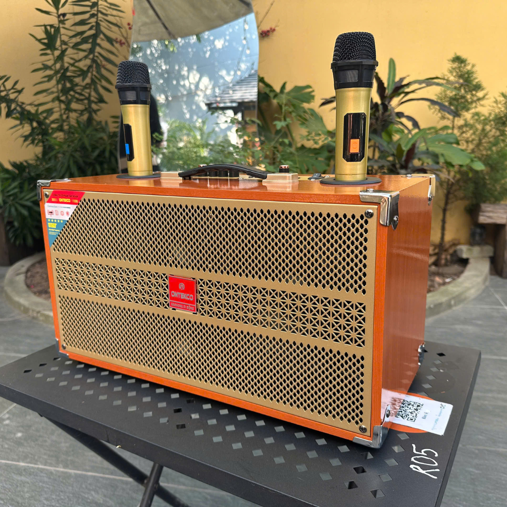 ⭐ Loa xách tay Ontekco 2652 ra mắt màu vàng mới – Giải pháp karaoke di động tiện lợi, mạnh mẽ và sang trọng 3 Loa xách tay Ontekco 2652 màu vàng mới ra mắt